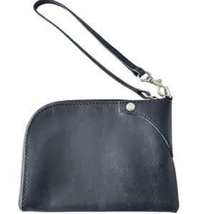 GAP BLACK LEATHER ZIPPED CLOSURE WRISTLET